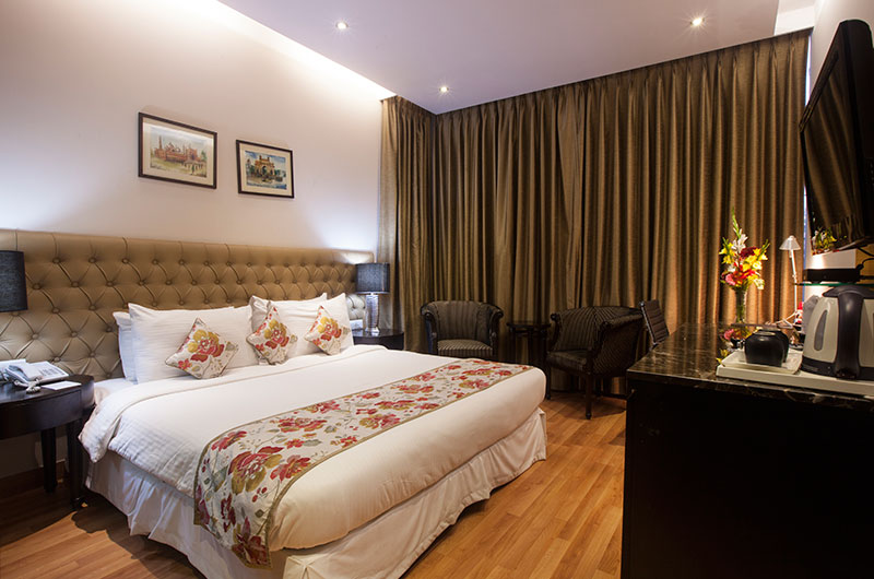luxury-suite1.jpg